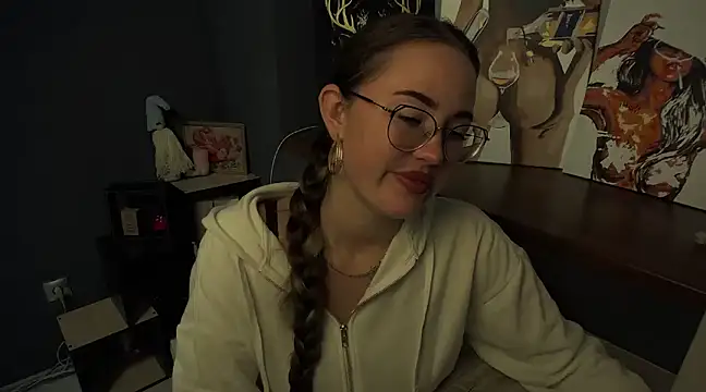 luxie milady online show from March 2025 04:45:01 PM