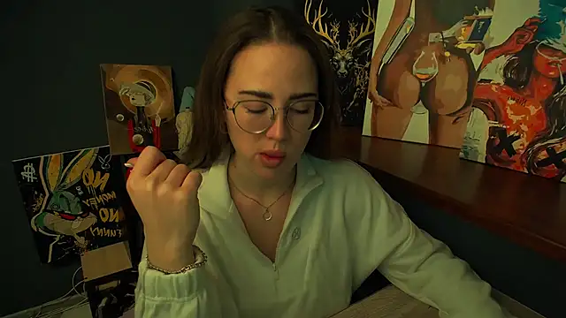 Snapshot of luxie_milady chatting on March 2026 12:40:01 PM luxie milady online show from March 2026 12:40:01 PM