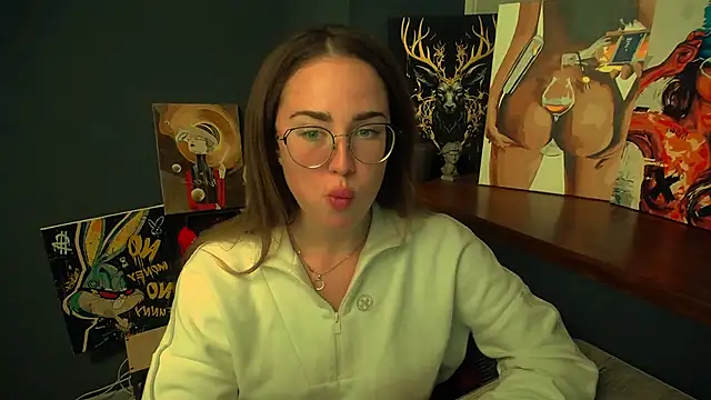 Snapshot of luxie_milady chatting on April 2026 12:49:01 PM luxie milady online show from April 2026 12:49:01 PM