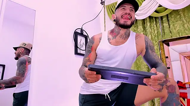 Snapshot of dilan_scootk_ chatting on November 2025 07:36:02 PM dilan scootk online show from November 2025 07:36:02 PM