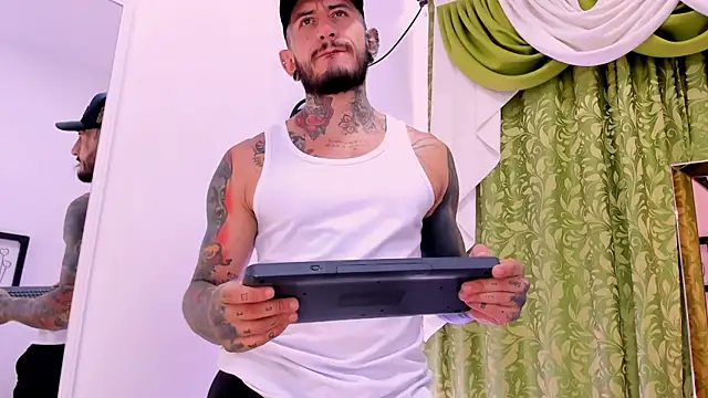 Snapshot of dilan_scootk_ chatting on November 2025 07:28:01 PM dilan scootk online show from November 2025 07:28:01 PM