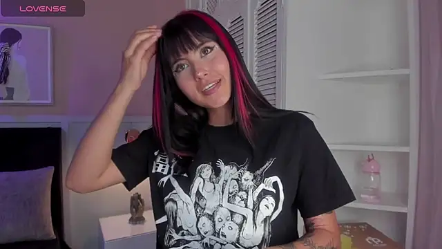 Snapshot of naoko_kirino chatting on January 2025 06:19:02 PM naoko kirino online show from January 2025 06:19:02 PM