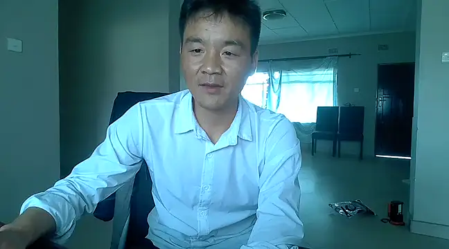 kisstoyousoon2024 online show from March 2025 12:34:02 PM