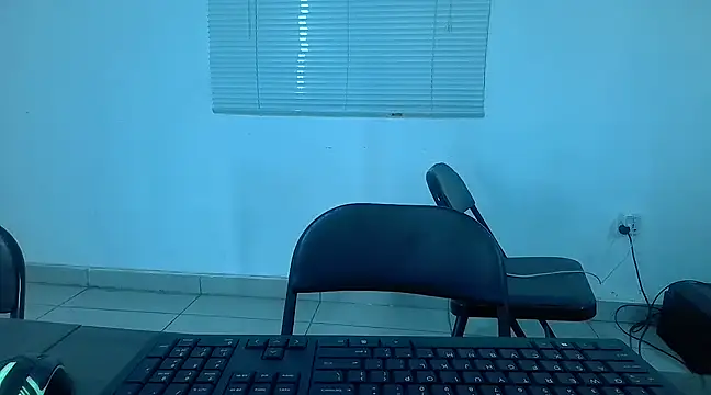 kisstoyousoon2024 online show from March 2025 01:41:01 PM