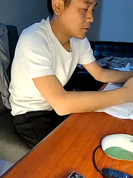 kisstoyousoon2024 online show from September 2025 07:14:02 PM