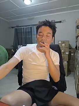 kisstoyousoon2024 online show from December 2025 05:31:02 PM