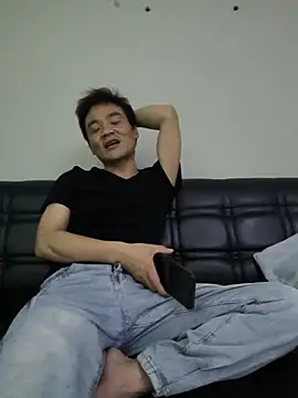 kisstoyousoon2024 online show from February 2026 05:42:01 PM