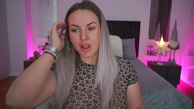 Snapshot of KiraCandyS chatting on January 2026 09:20:01 PM KiraCandyS online show from January 2026 09:20:01 PM