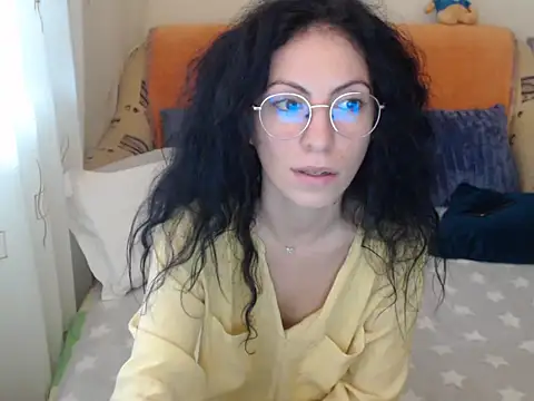 Emmatoo online show from November 2025 10:51:02 AM