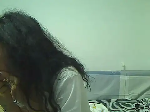 Snapshot of Emmatoo chatting on April 2026 07:31:01 AM Emmatoo online show from April 2026 07:31:01 AM