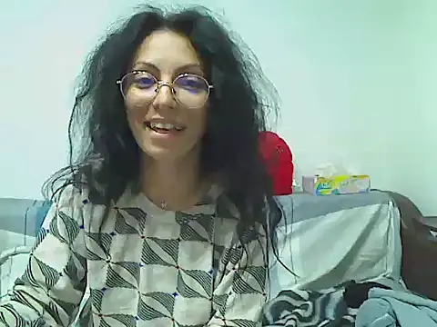 Snapshot of Emmatoo chatting on April 2026 09:04:02 PM Emmatoo online show from April 2026 09:04:02 PM