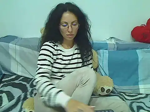 Snapshot of Emmatoo chatting on April 2026 09:42:01 PM Emmatoo online show from April 2026 09:42:01 PM