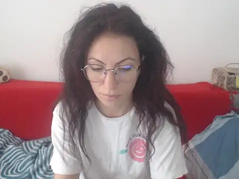 Emmatoo online show from May 2026 02:23:01 PM