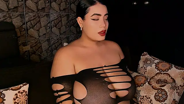 Snapshot of Emmacamille chatting on March 2025 01:22:01 AM Emmacamille online show from March 2025 01:22:01 AM