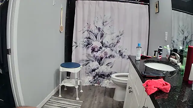 lou63ponce online show from September 2025 08:41:01 PM