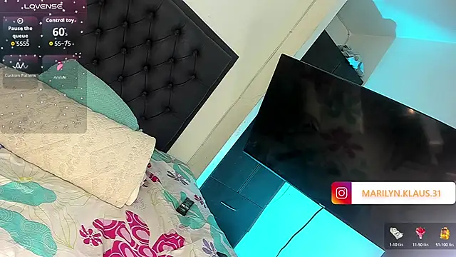 Maryonthemoon online show from September 2025 02:41:01 PM