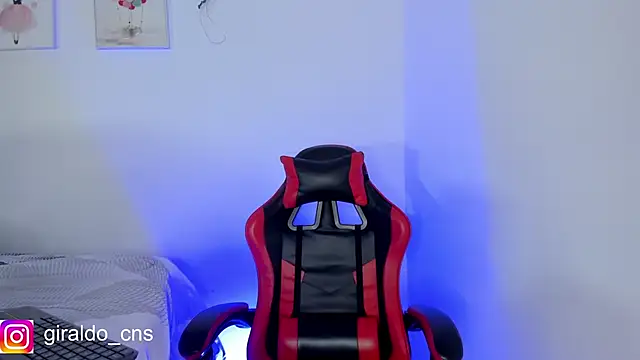 Snapshot of Giraldo_cns chatting on April 2026 02:20:01 AM Giraldo cns online show from April 2026 02:20:01 AM