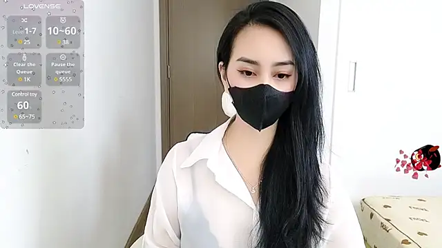 Snapshot of -----Sue----- chatting on March 2025 12:52:02 PM -----Sue----- online show from March 2025 12:52:02 PM