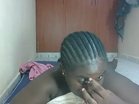 hotebbbyy online show from April 2026 07:44:02 PM