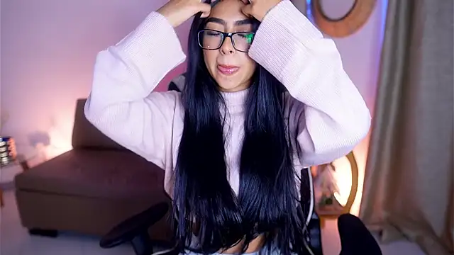 Sara albrecht online show from December 2024 12:49:01 PM