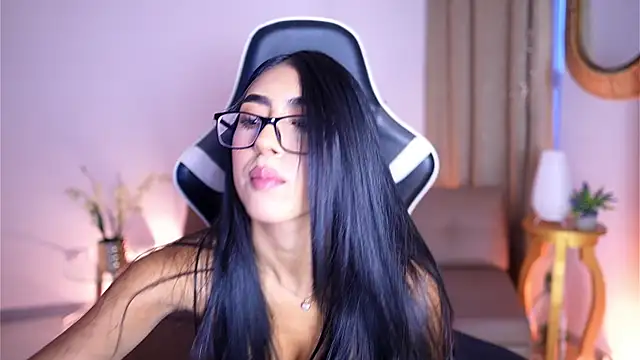 Sara albrecht online show from December 2024 12:35:01 PM