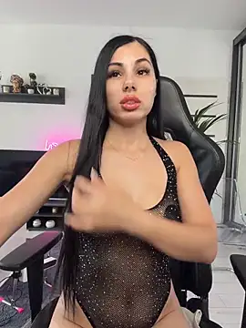 Snapshot of Beauty_Anne chatting on June 2026 07:01:02 AM Beauty Anne online show from June 2026 07:01:02 AM