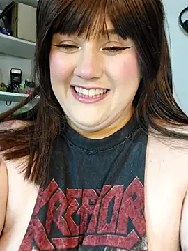 Snapshot of ItsNaiixa chatting on February 2026 12:32:01 AM ItsNaiixa online show from February 2026 12:32:01 AM