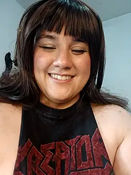 Snapshot of ItsNaiixa chatting on April 2026 07:45:01 AM ItsNaiixa online show from April 2026 07:45:01 AM