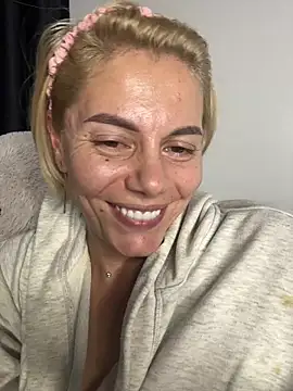 Snapshot of tanyagrey chatting on January 2026 05:27:02 PM tanyagrey online show from January 2026 05:27:02 PM
