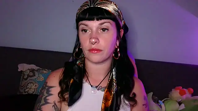 Marcelinegoddess online show from September 2025 02:45:01 AM