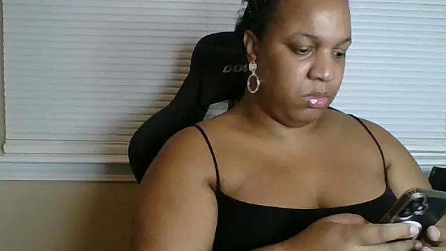 Snapshot of Badgirlbrittt chatting on September 2025 12:03:02 AM Badgirlbrittt online show from September 2025 12:03:02 AM