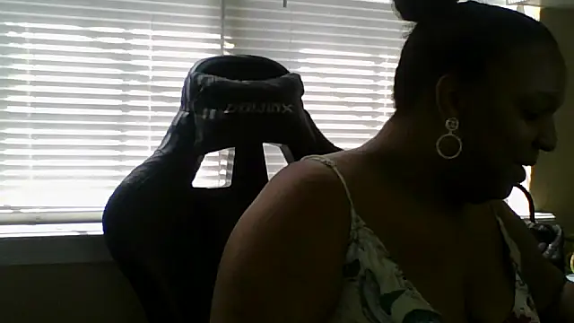 Snapshot of Badgirlbrittt chatting on September 2025 04:43:02 PM Badgirlbrittt online show from September 2025 04:43:02 PM