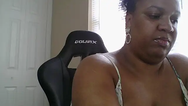 Snapshot of Badgirlbrittt chatting on October 2025 04:59:02 PM Badgirlbrittt online show from October 2025 04:59:02 PM