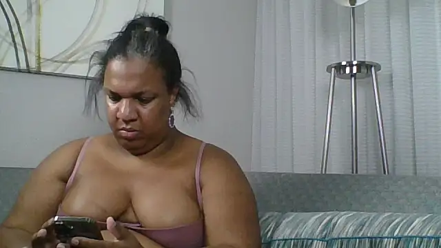 Snapshot of Badgirlbrittt chatting on October 2025 09:46:01 PM Badgirlbrittt online show from October 2025 09:46:01 PM