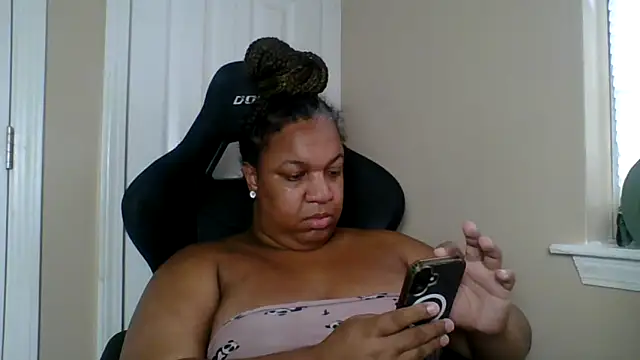 Snapshot of Badgirlbrittt chatting on December 2025 07:20:01 PM Badgirlbrittt online show from December 2025 07:20:01 PM