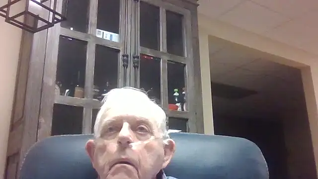 Snapshot of bootlegmanz chatting on November 2025 02:27:02 PM bootlegmanz online show from November 2025 02:27:02 PM