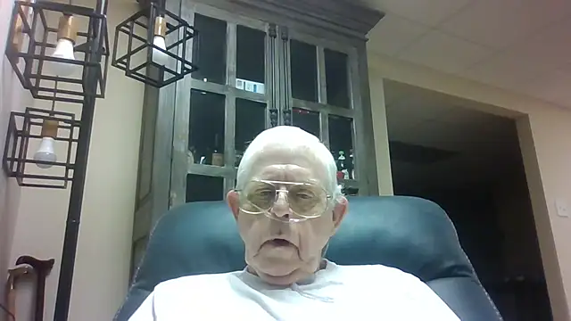 Snapshot of bootlegmanz chatting on November 2025 04:07:02 PM bootlegmanz online show from November 2025 04:07:02 PM