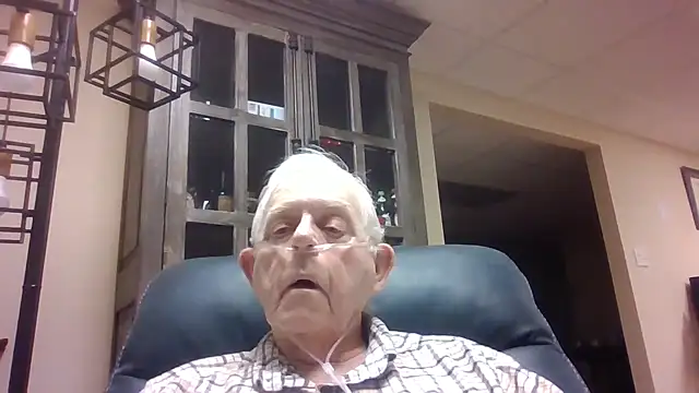 Snapshot of bootlegmanz chatting on December 2025 04:46:01 PM bootlegmanz online show from December 2025 04:46:01 PM