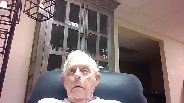 Snapshot of bootlegmanz chatting on December 2025 02:28:01 AM bootlegmanz online show from December 2025 02:28:01 AM