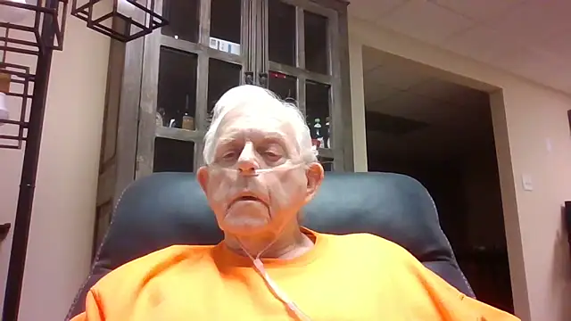 Snapshot of bootlegmanz chatting on December 2025 06:56:02 PM bootlegmanz online show from December 2025 06:56:02 PM