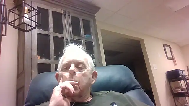 Snapshot of bootlegmanz chatting on January 2026 04:45:01 PM bootlegmanz online show from January 2026 04:45:01 PM