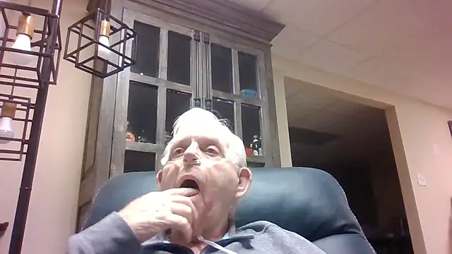 Snapshot of bootlegmanz chatting on January 2026 03:49:02 PM bootlegmanz online show from January 2026 03:49:02 PM