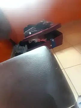 Snapshot of miicheele32 chatting on January 2025 07:18:02 PM miicheele32 online show from January 2025 07:18:02 PM