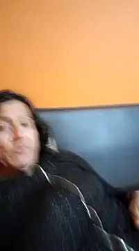 Snapshot of miicheele32 chatting on January 2025 07:51:02 AM miicheele32 online show from January 2025 07:51:02 AM