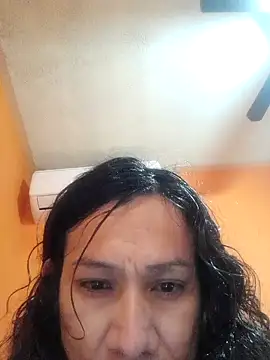 Snapshot of miicheele32 chatting on January 2025 08:39:01 PM miicheele32 online show from January 2025 08:39:01 PM