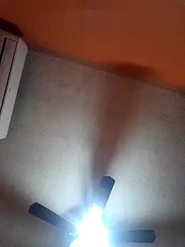 Snapshot of miicheele32 chatting on January 2025 08:36:02 PM miicheele32 online show from January 2025 08:36:02 PM