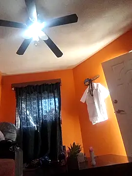 Snapshot of miicheele32 chatting on January 2025 07:59:02 PM miicheele32 online show from January 2025 07:59:02 PM