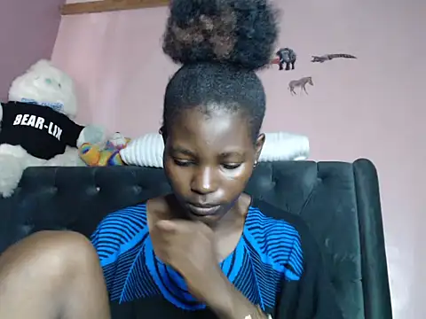 Snapshot of TrishaKalid chatting on January 2025 06:19:02 AM TrishaKalid online show from January 2025 06:19:02 AM