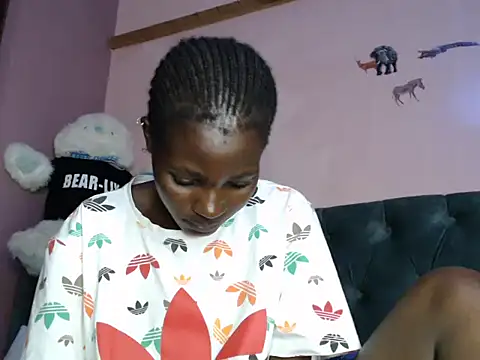 Snapshot of TrishaKalid chatting on January 2025 05:12:02 PM TrishaKalid online show from January 2025 05:12:02 PM