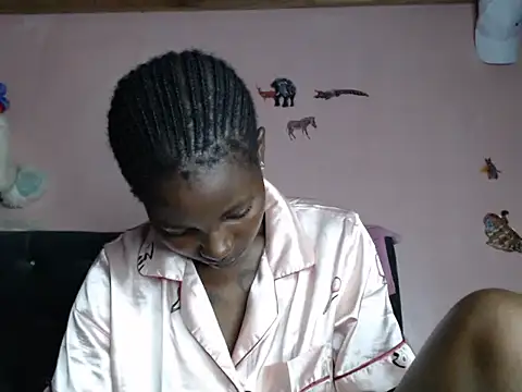 Snapshot of TrishaKalid chatting on January 2025 08:43:02 PM TrishaKalid online show from January 2025 08:43:02 PM